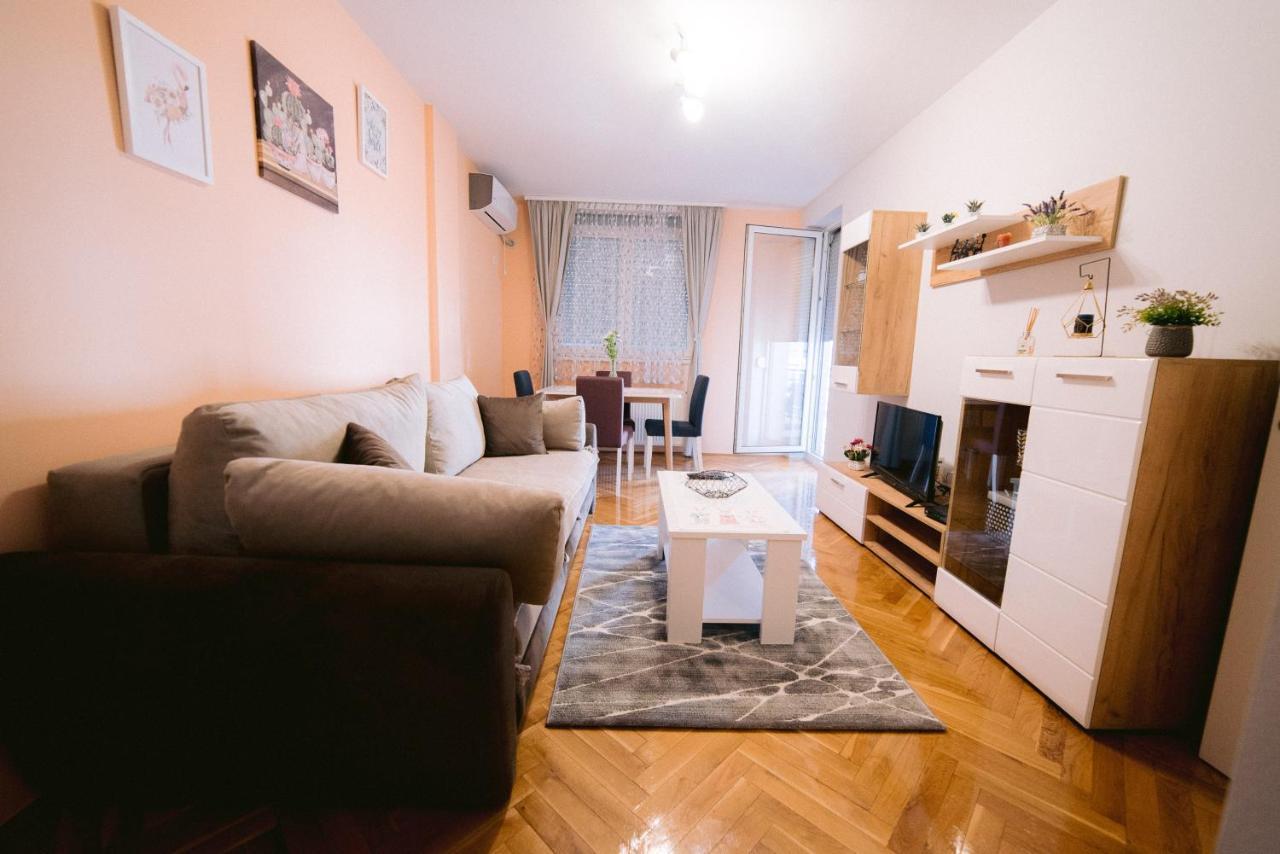 Apartment Lipa Újvidék Kültér fotó